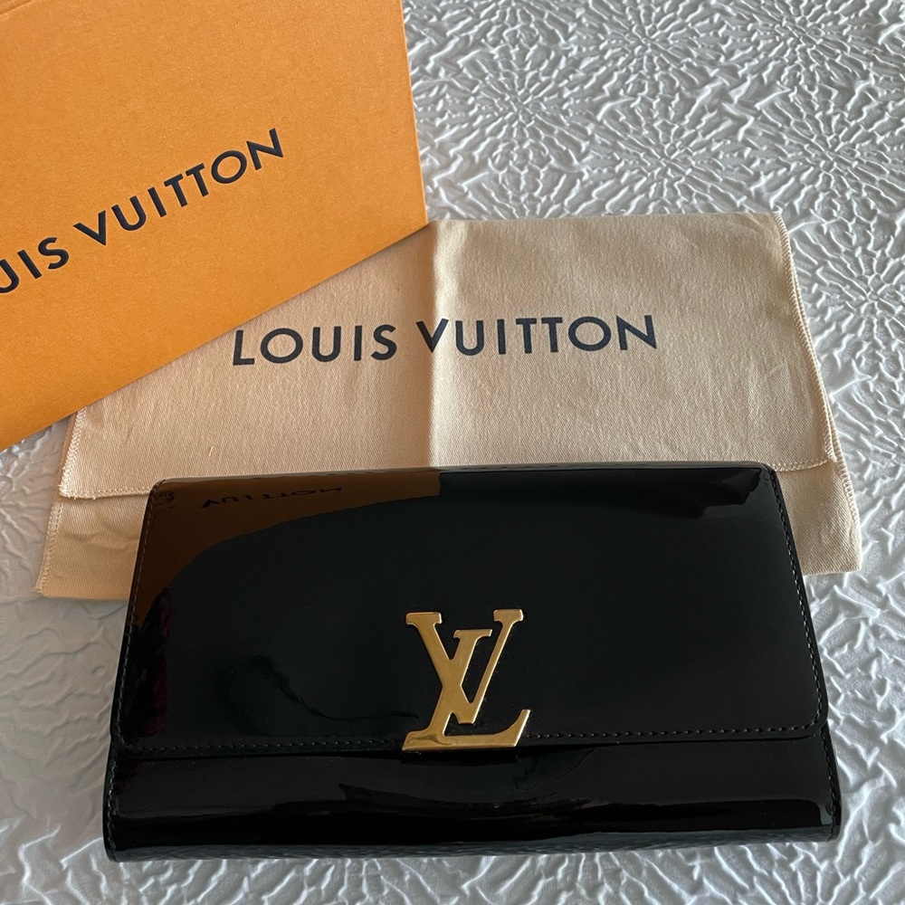 Black Louis Vuitton Louise Clutch